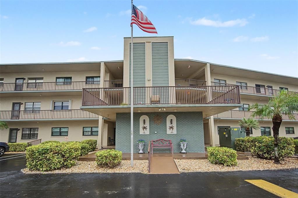 For Sale: $175,000 (2 beds, 2 baths, 1245 Square Feet)