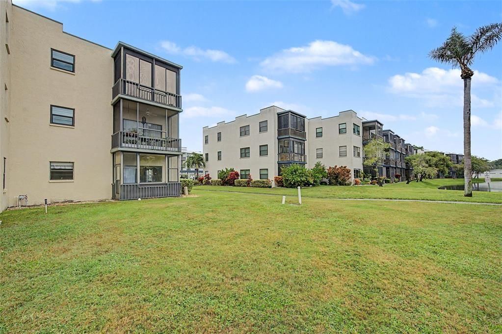 For Sale: $175,000 (2 beds, 2 baths, 1245 Square Feet)