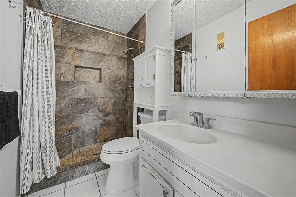 For Sale: $175,000 (2 beds, 2 baths, 1245 Square Feet)