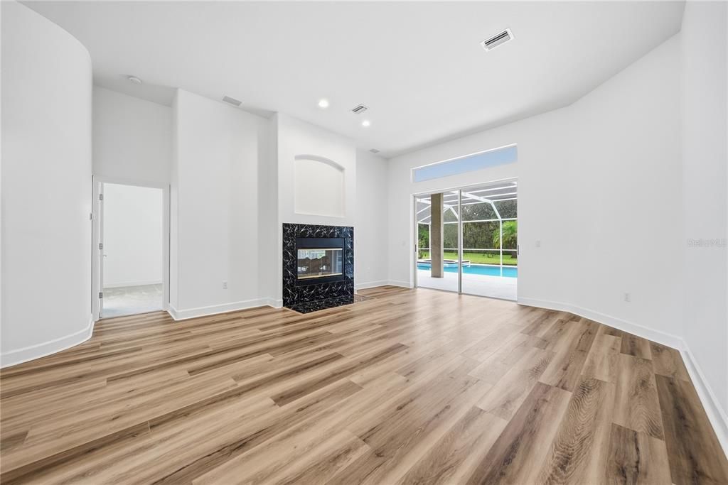 En Venta: $995,000 (4 camas, 3 baños, 3096 Pies cuadrados)