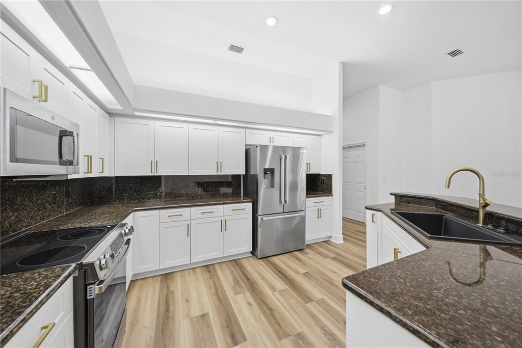 En Venta: $995,000 (4 camas, 3 baños, 3096 Pies cuadrados)
