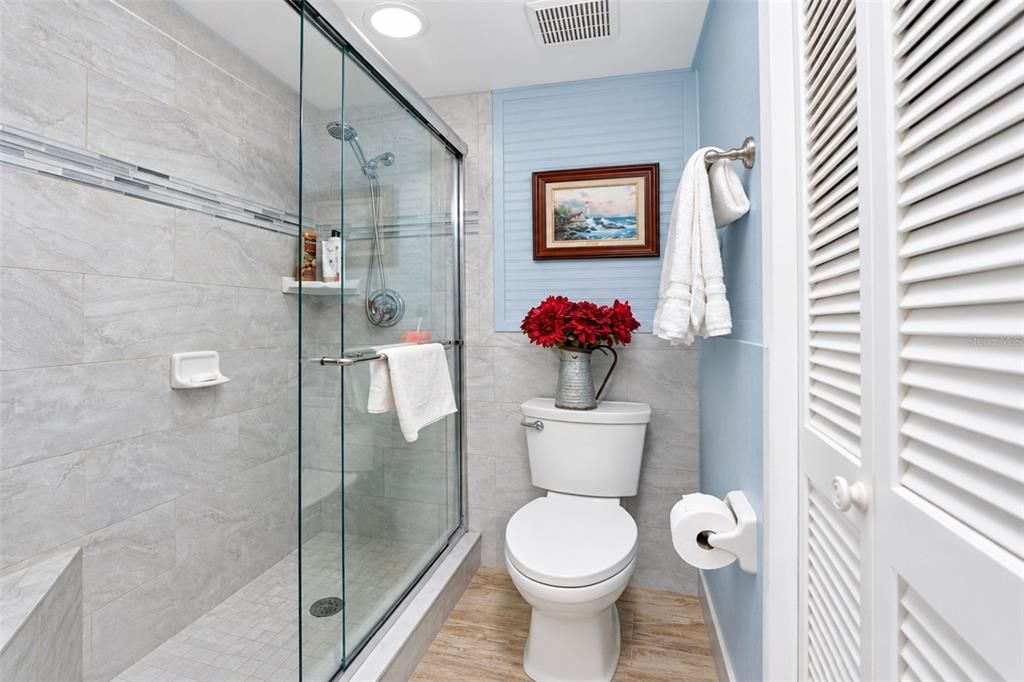 : $589,900 (2 camas, 2 baños, 1300 Pies cuadrados)