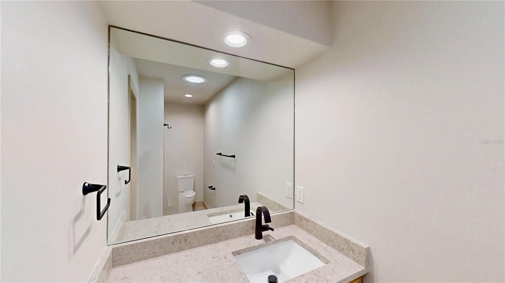 En Venta: $1,160,000 (4 camas, 2 baños, 3018 Pies cuadrados)