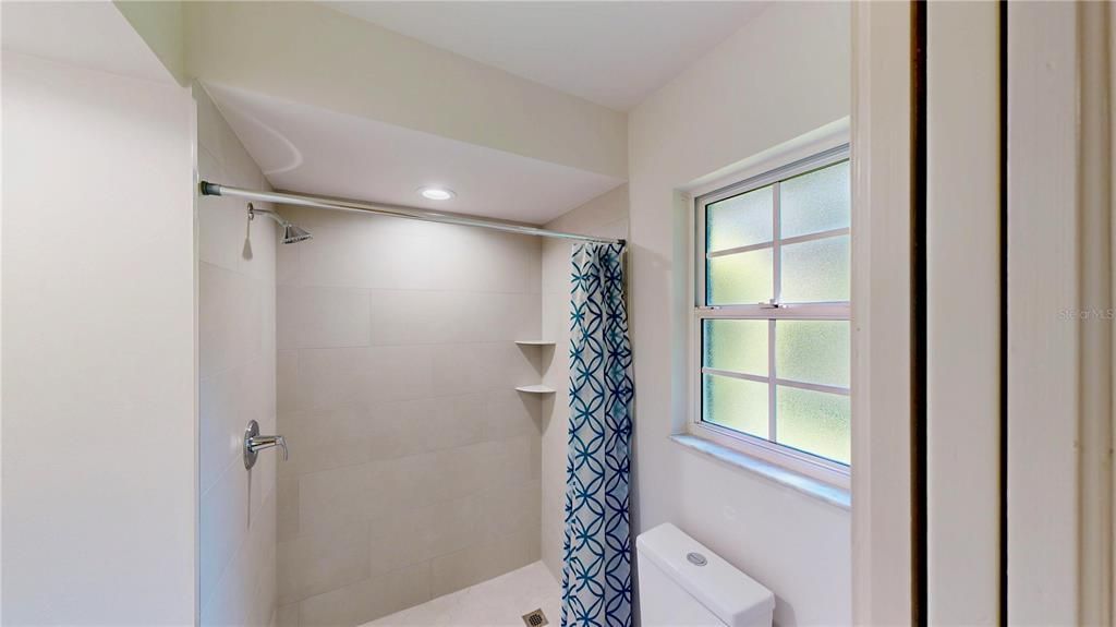 En Venta: $1,160,000 (4 camas, 2 baños, 3018 Pies cuadrados)
