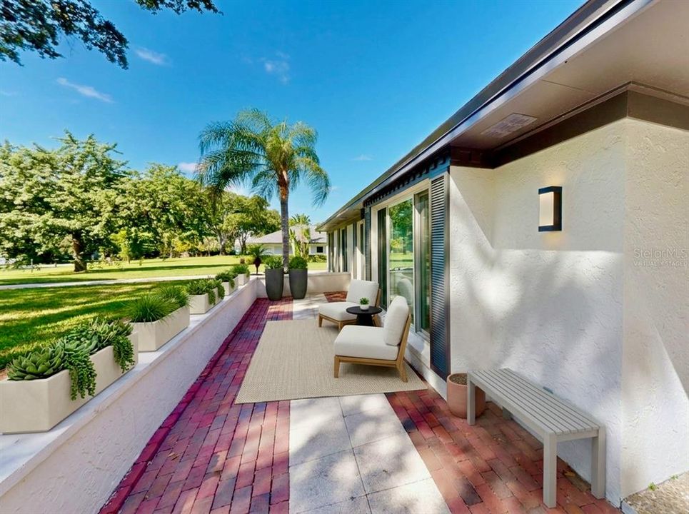 En Venta: $1,160,000 (4 camas, 2 baños, 3018 Pies cuadrados)