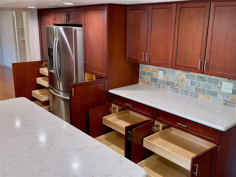 En Venta: $1,160,000 (4 camas, 2 baños, 3018 Pies cuadrados)