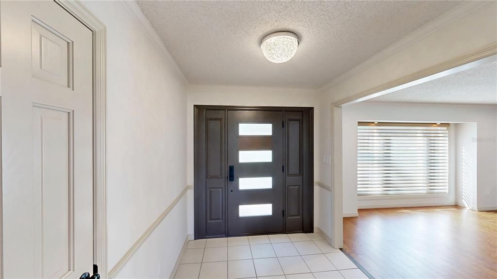 En Venta: $1,160,000 (4 camas, 2 baños, 3018 Pies cuadrados)