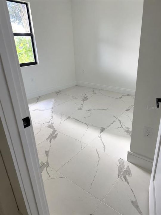 En Venta: $390,000 (4 camas, 3 baños, 2283 Pies cuadrados)