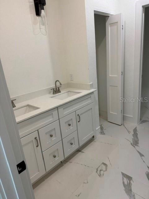 En Venta: $390,000 (4 camas, 3 baños, 2283 Pies cuadrados)