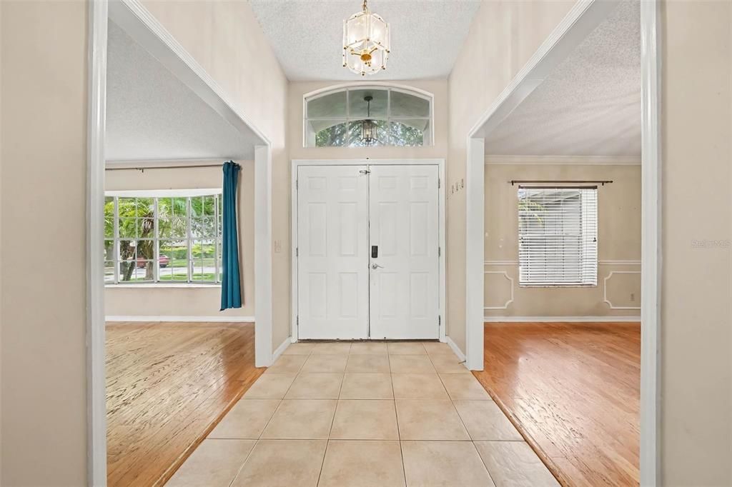 Activo con contrato: $459,000 (4 camas, 2 baños, 2109 Pies cuadrados)