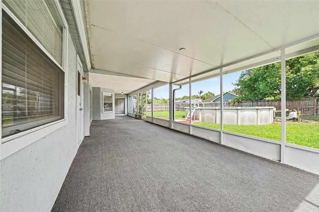 Activo con contrato: $459,000 (4 camas, 2 baños, 2109 Pies cuadrados)