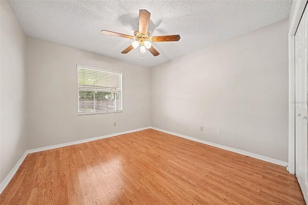 Activo con contrato: $459,000 (4 camas, 2 baños, 2109 Pies cuadrados)