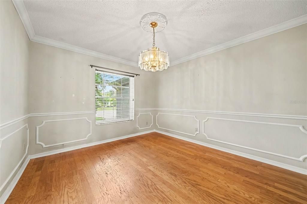 Activo con contrato: $459,000 (4 camas, 2 baños, 2109 Pies cuadrados)