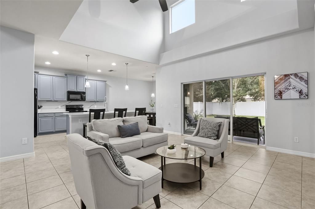 En Venta: $574,900 (5 camas, 3 baños, 2743 Pies cuadrados)