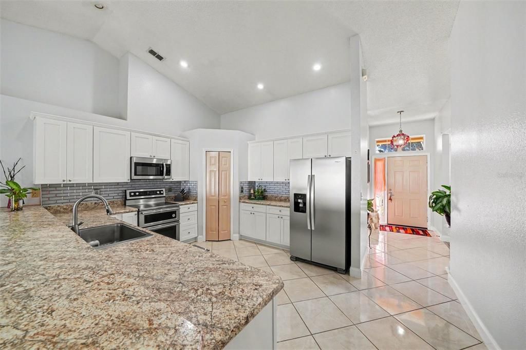 На продажу: $345,000 (3 спален, 2 ванн, 1805 Квадратных фут)