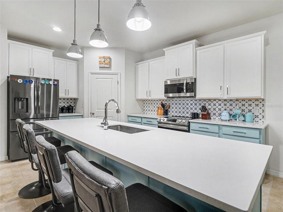 En Venta: $569,900 (4 camas, 3 baños, 2802 Pies cuadrados)