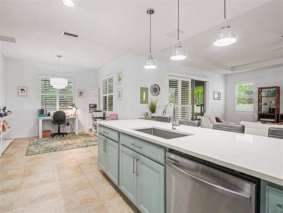 En Venta: $569,900 (4 camas, 3 baños, 2802 Pies cuadrados)