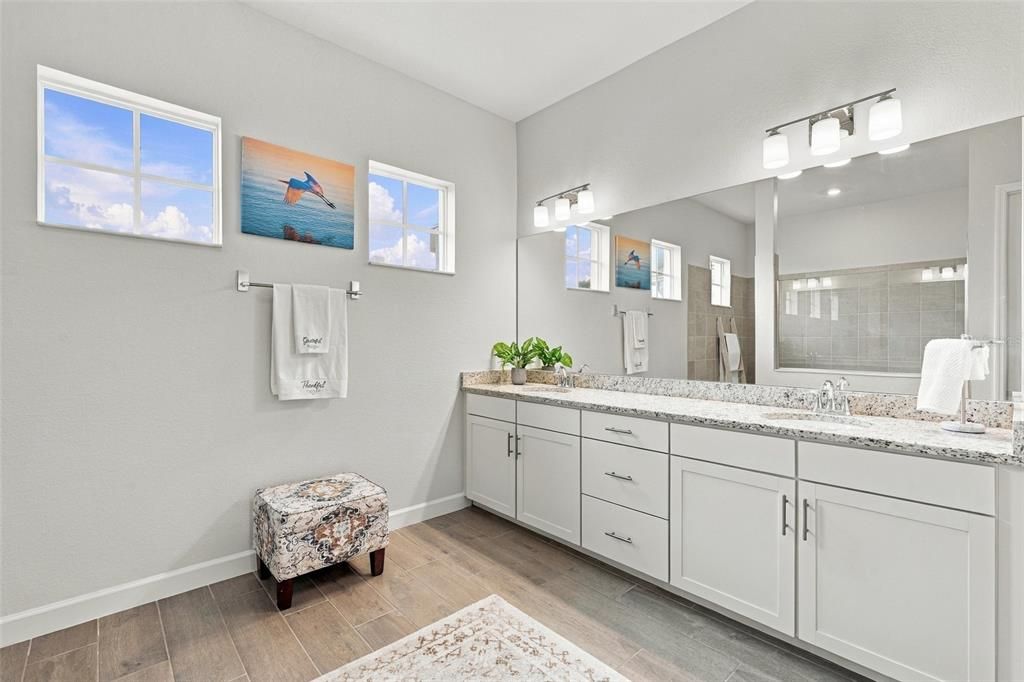 For Sale: $799,000 (3 beds, 3 baths, 2668 Square Feet)