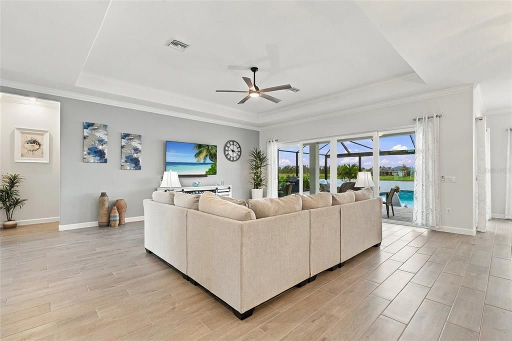 For Sale: $799,000 (3 beds, 3 baths, 2668 Square Feet)