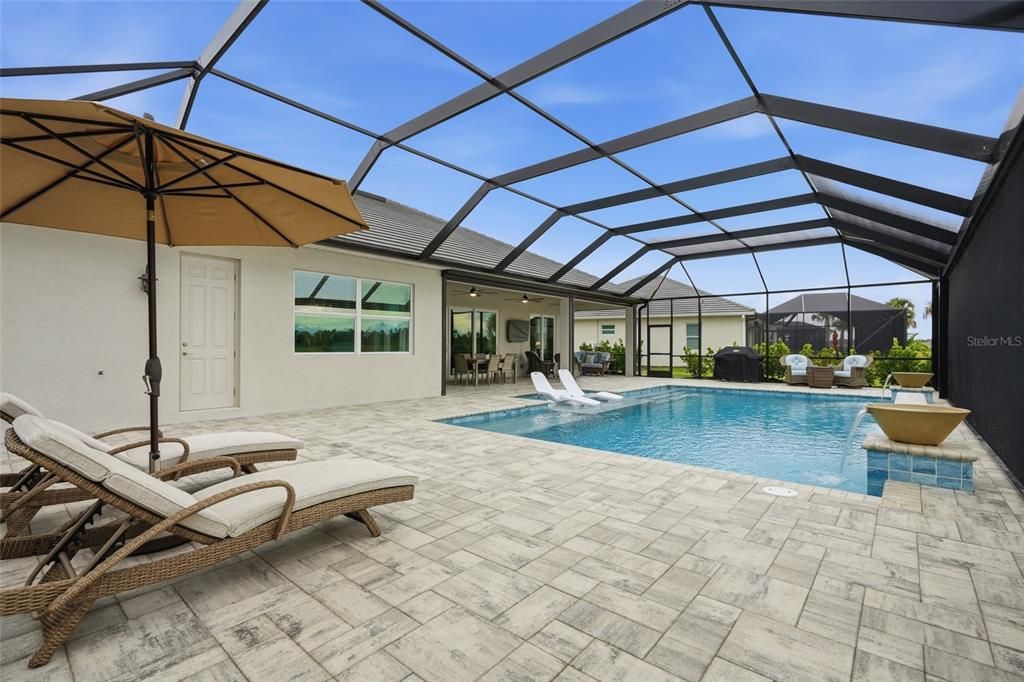 For Sale: $799,000 (3 beds, 3 baths, 2668 Square Feet)