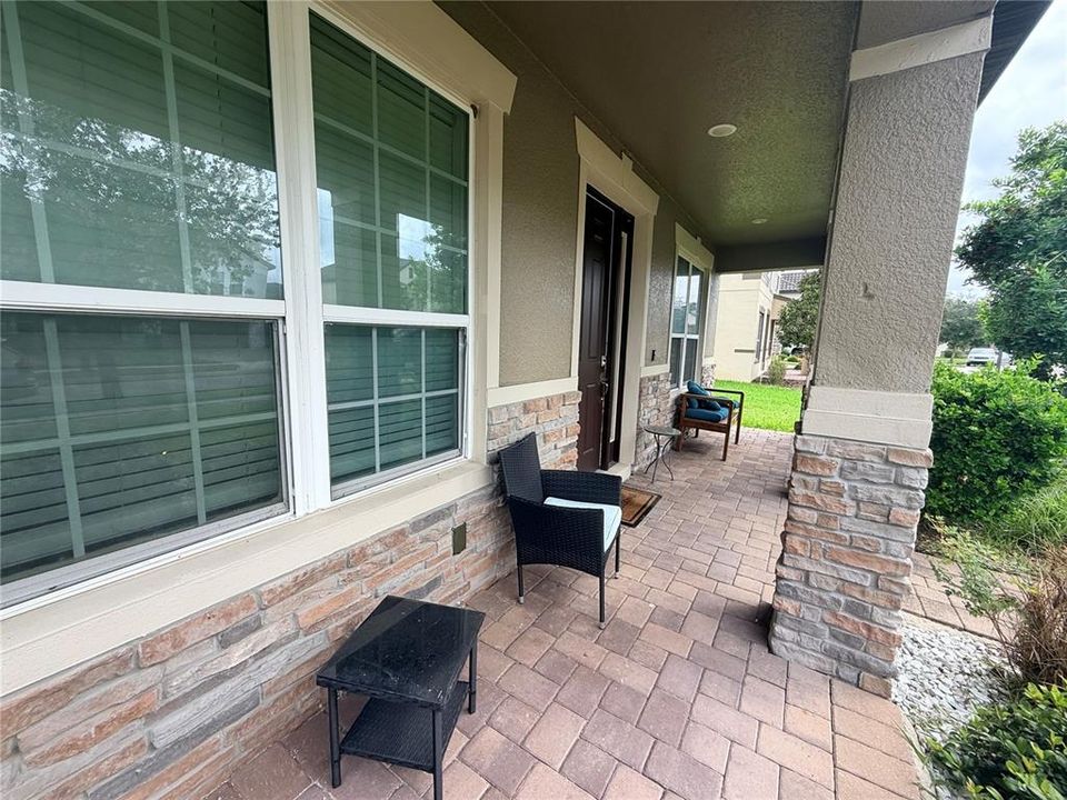 For Sale: $718,000 (6 beds, 4 baths, 4194 Square Feet)