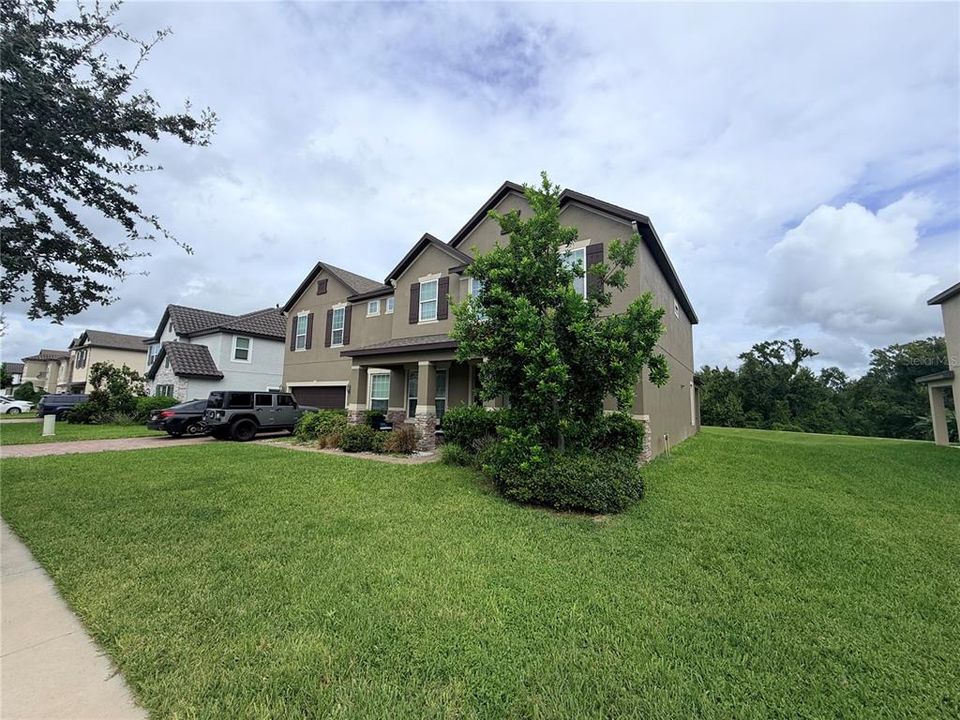 For Sale: $718,000 (6 beds, 4 baths, 4194 Square Feet)