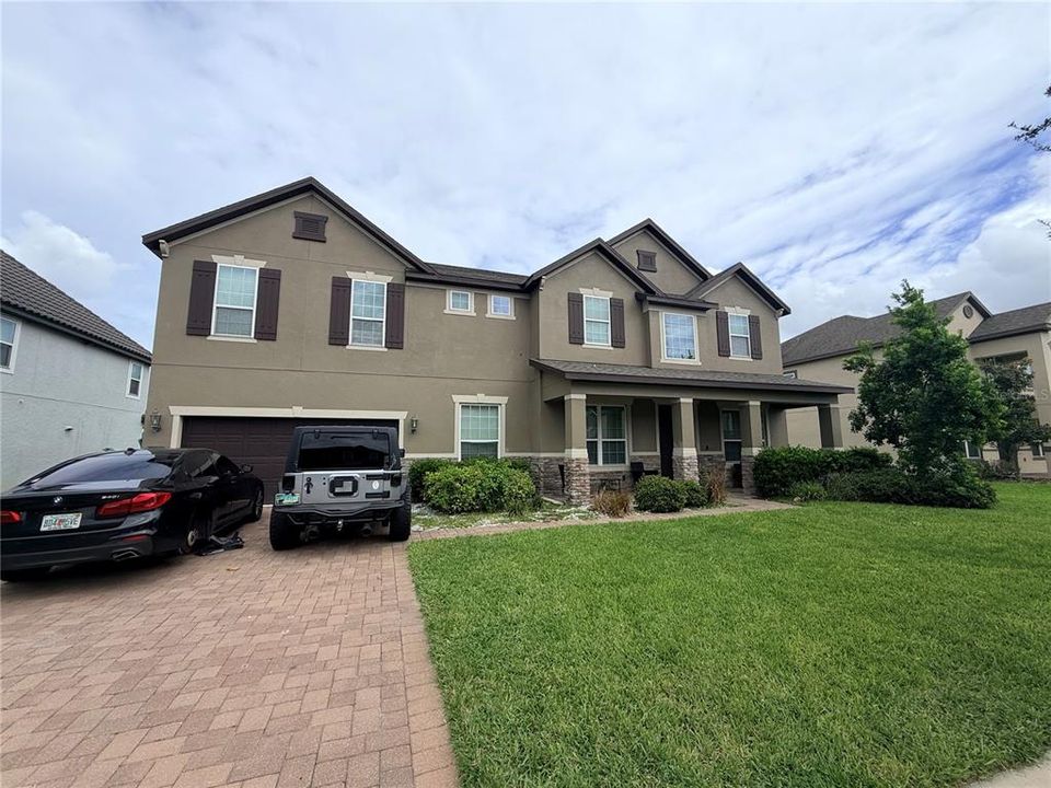 For Sale: $718,000 (6 beds, 4 baths, 4194 Square Feet)