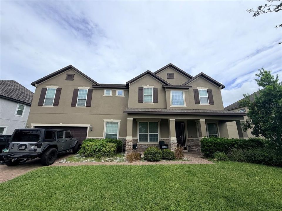 For Sale: $718,000 (6 beds, 4 baths, 4194 Square Feet)