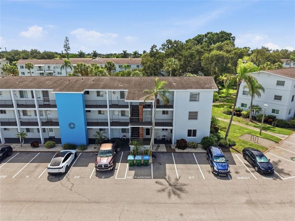 For Sale: $139,000 (2 beds, 2 baths, 966 Square Feet)