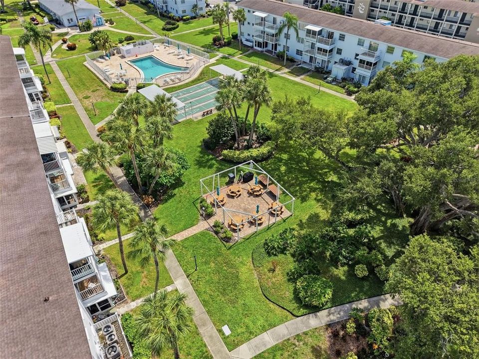 For Sale: $139,000 (2 beds, 2 baths, 966 Square Feet)