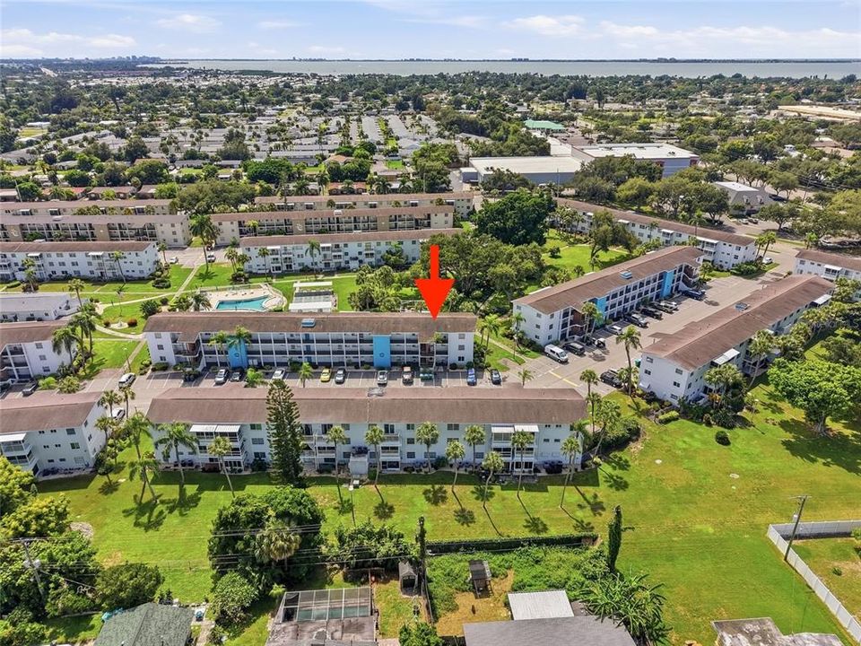 For Sale: $139,000 (2 beds, 2 baths, 966 Square Feet)