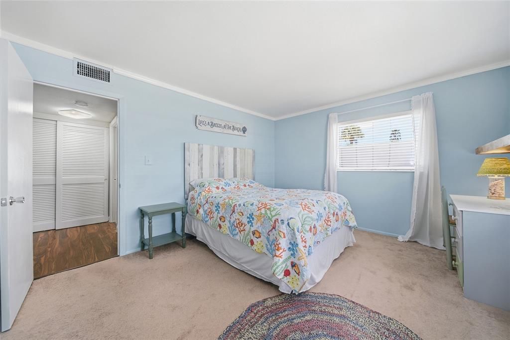For Sale: $139,000 (2 beds, 2 baths, 966 Square Feet)