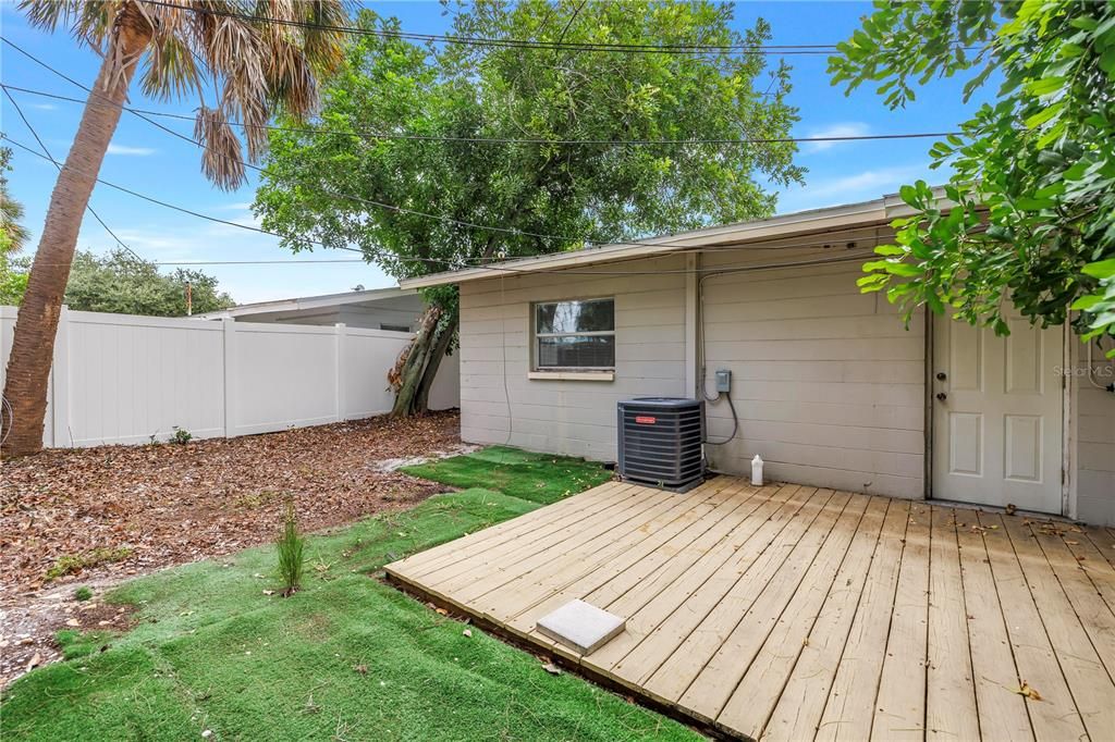 For Rent: $1,500 (2 beds, 1 baths, 780 Square Feet)