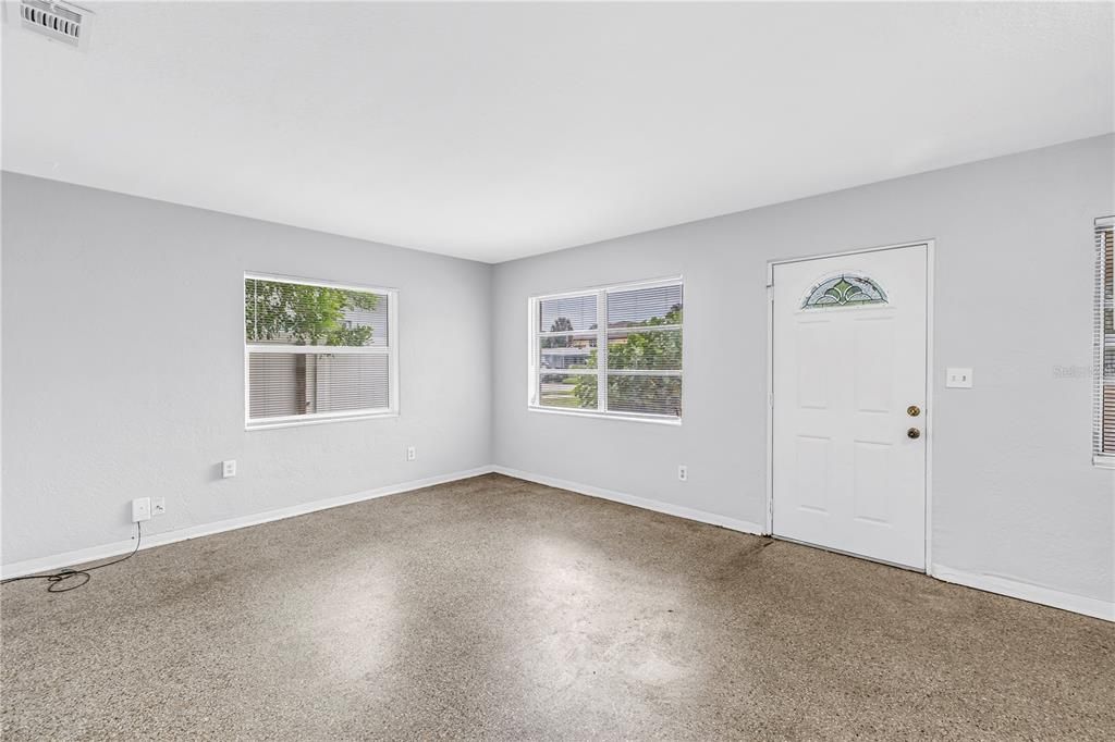 For Rent: $1,500 (2 beds, 1 baths, 780 Square Feet)