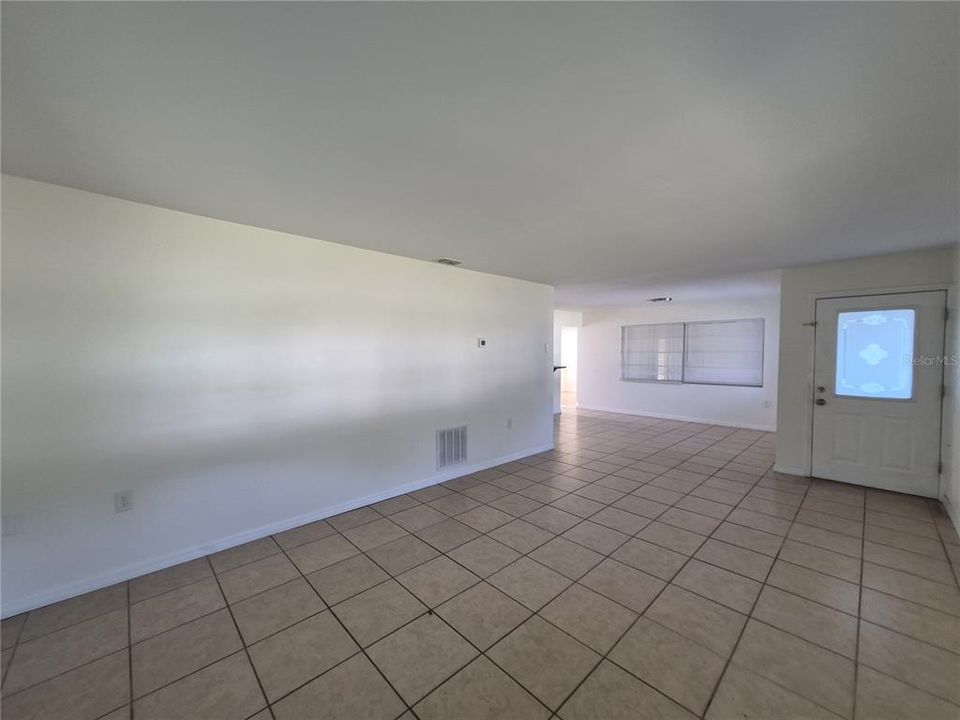В аренду: $1,199 (2 спален, 1 ванн, 808 Квадратных фут)