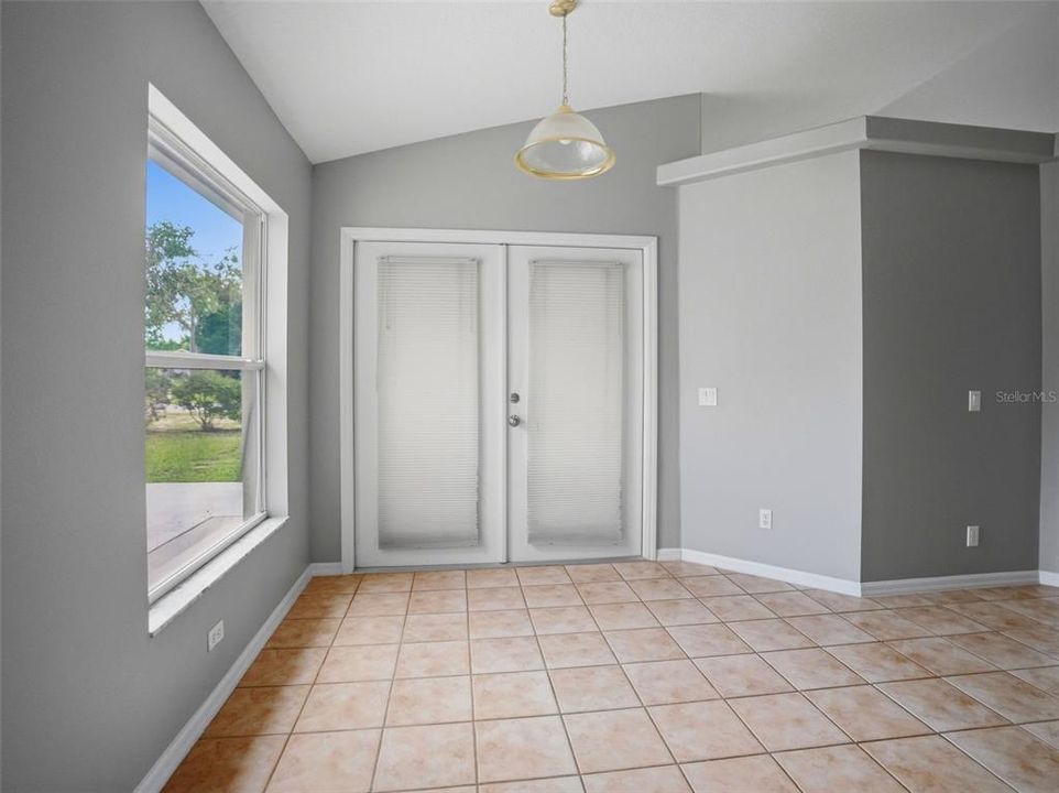 En Venta: $349,900 (3 camas, 2 baños, 2131 Pies cuadrados)