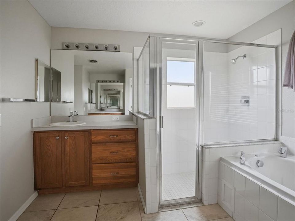 En Venta: $349,900 (3 camas, 2 baños, 2131 Pies cuadrados)