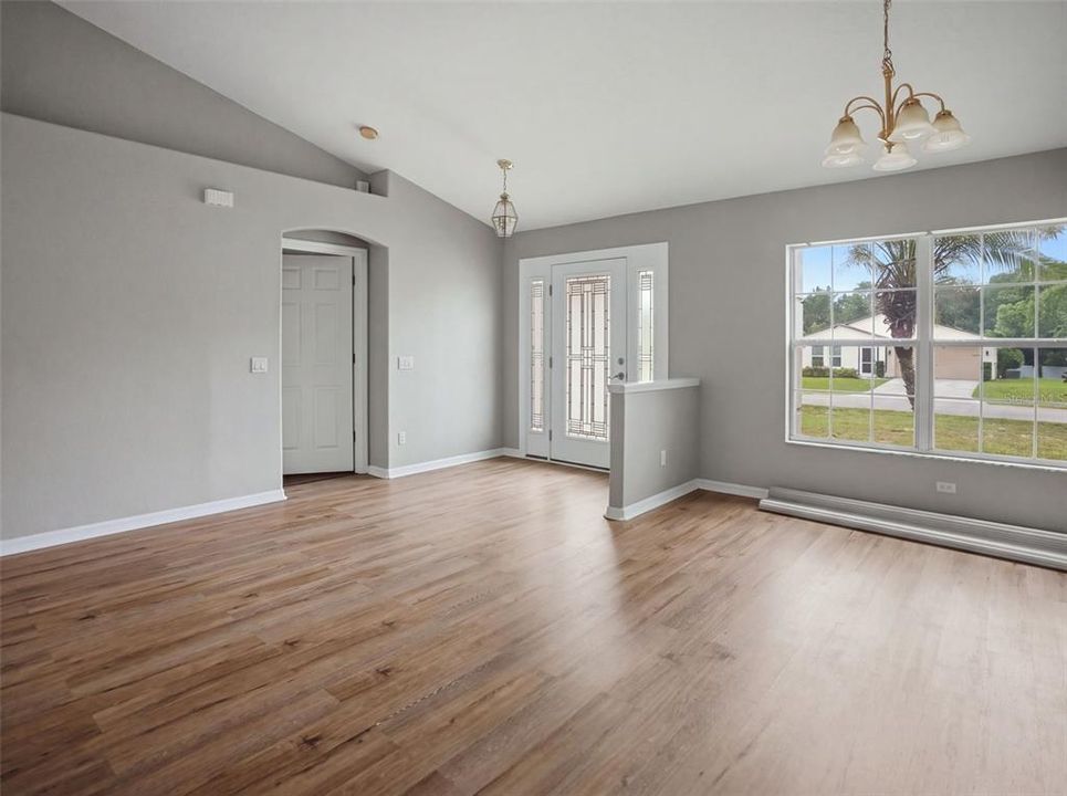 En Venta: $349,900 (3 camas, 2 baños, 2131 Pies cuadrados)