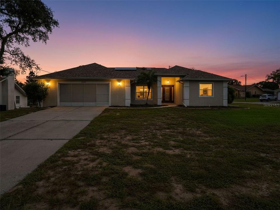 En Venta: $349,900 (3 camas, 2 baños, 2131 Pies cuadrados)
