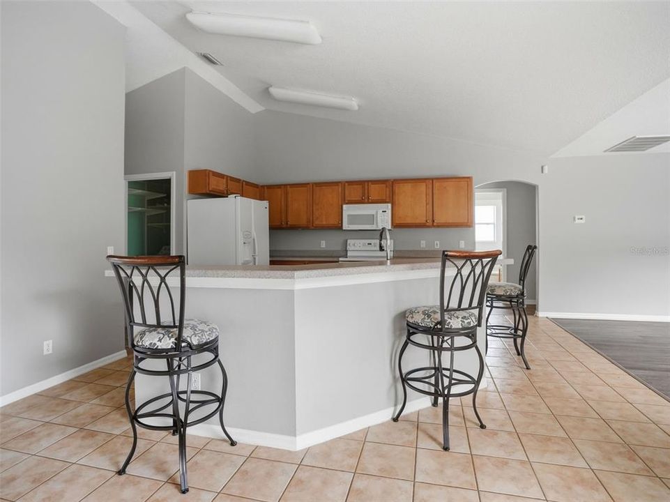 En Venta: $349,900 (3 camas, 2 baños, 2131 Pies cuadrados)