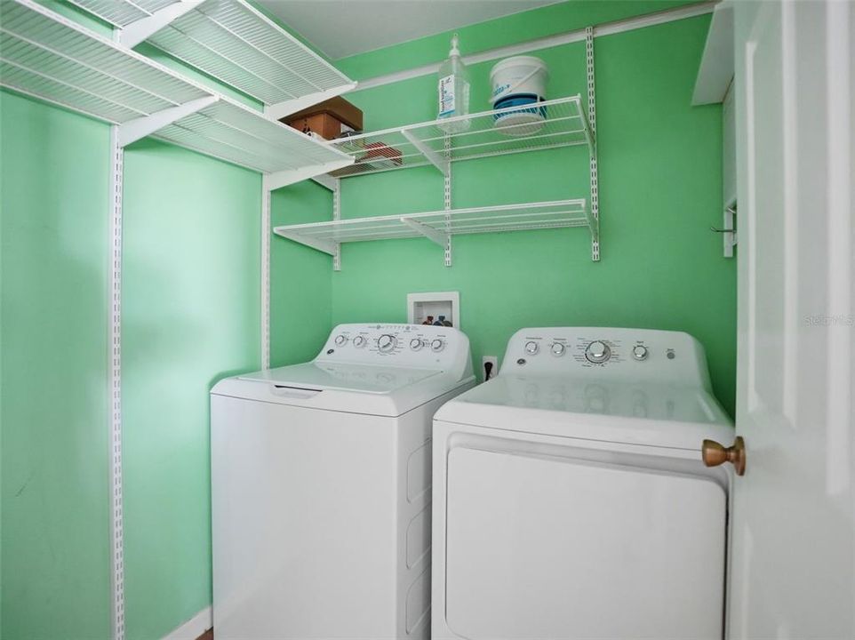 En Venta: $349,900 (3 camas, 2 baños, 2131 Pies cuadrados)