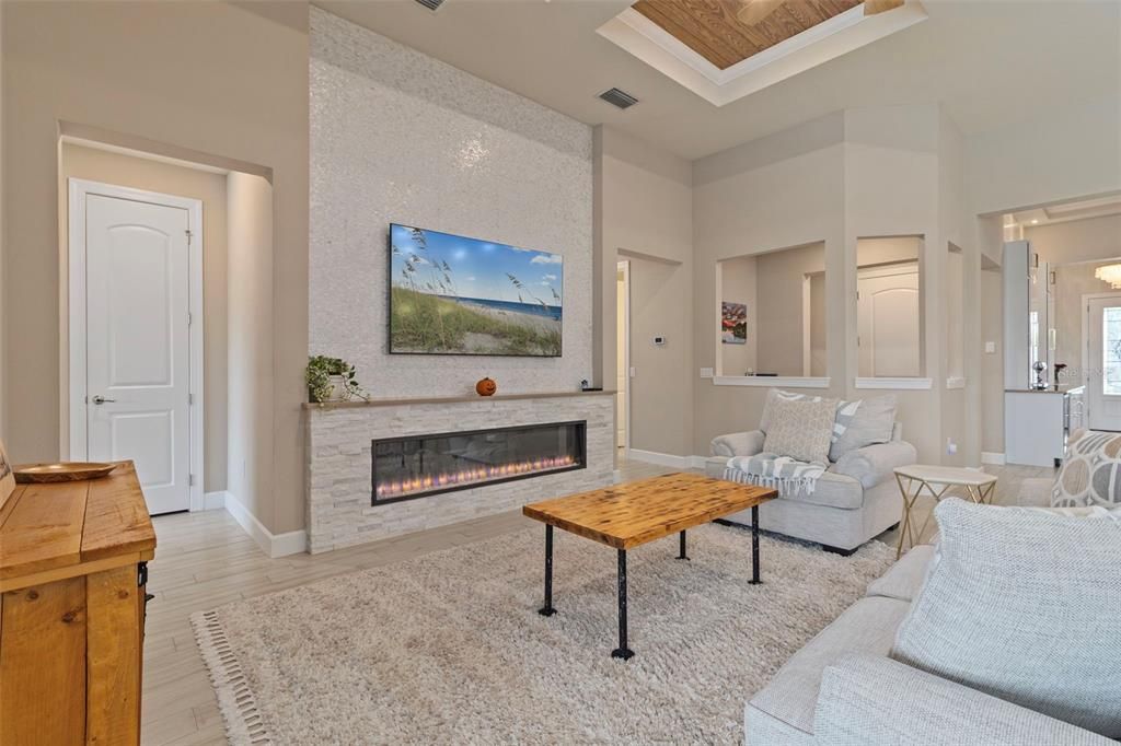 Active With Contract: $950,000 (4 beds, 3 baths, 2464 Square Feet)
