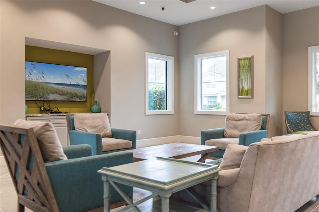 Active With Contract: $950,000 (4 beds, 3 baths, 2464 Square Feet)
