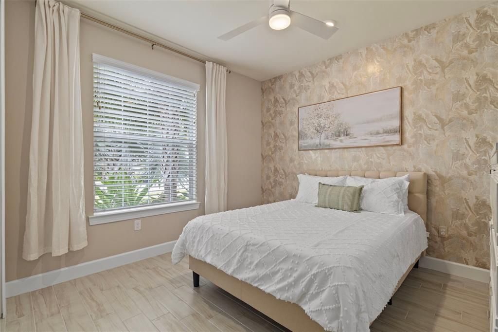 Active With Contract: $950,000 (4 beds, 3 baths, 2464 Square Feet)