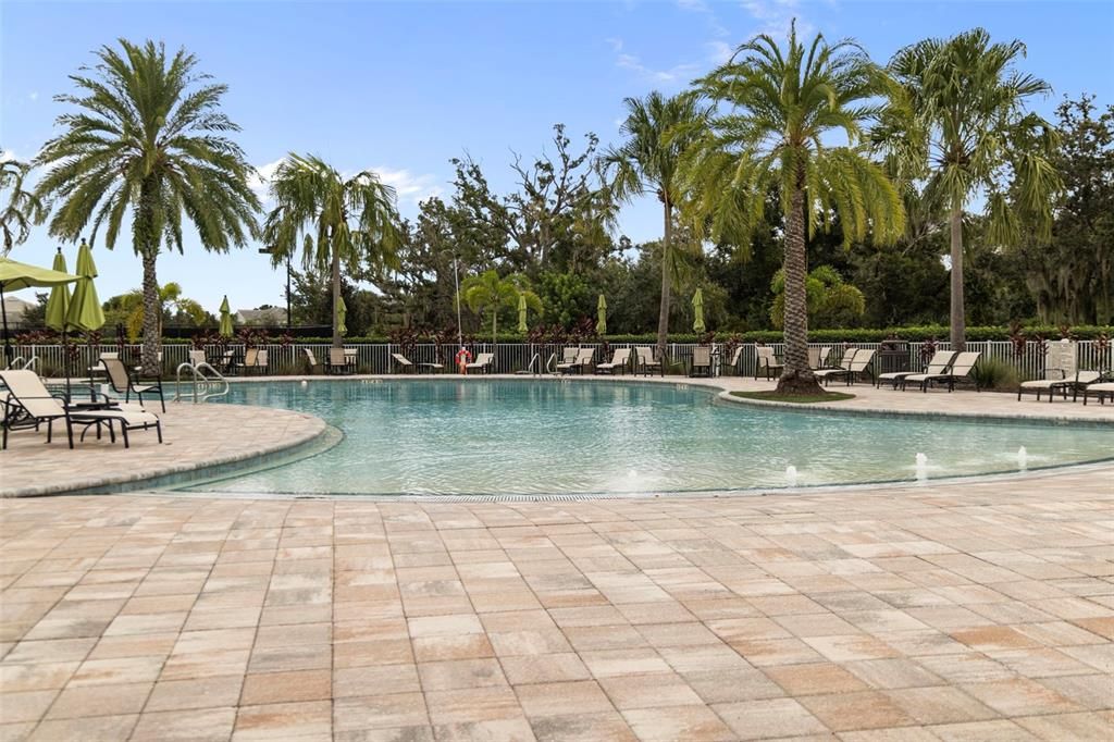 Active With Contract: $950,000 (4 beds, 3 baths, 2464 Square Feet)