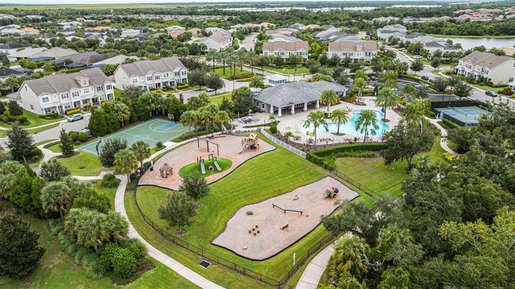 Active With Contract: $950,000 (4 beds, 3 baths, 2464 Square Feet)