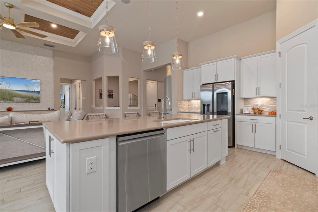 Active With Contract: $950,000 (4 beds, 3 baths, 2464 Square Feet)