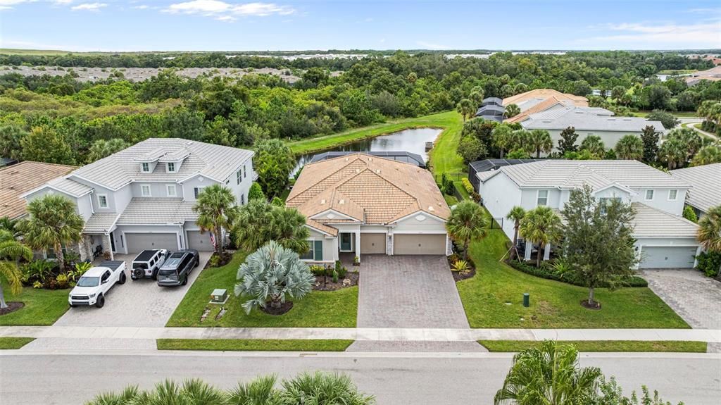 Active With Contract: $950,000 (4 beds, 3 baths, 2464 Square Feet)