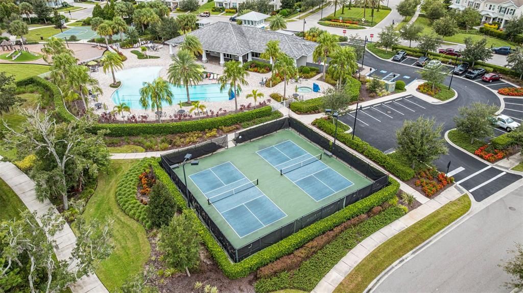 Active With Contract: $950,000 (4 beds, 3 baths, 2464 Square Feet)