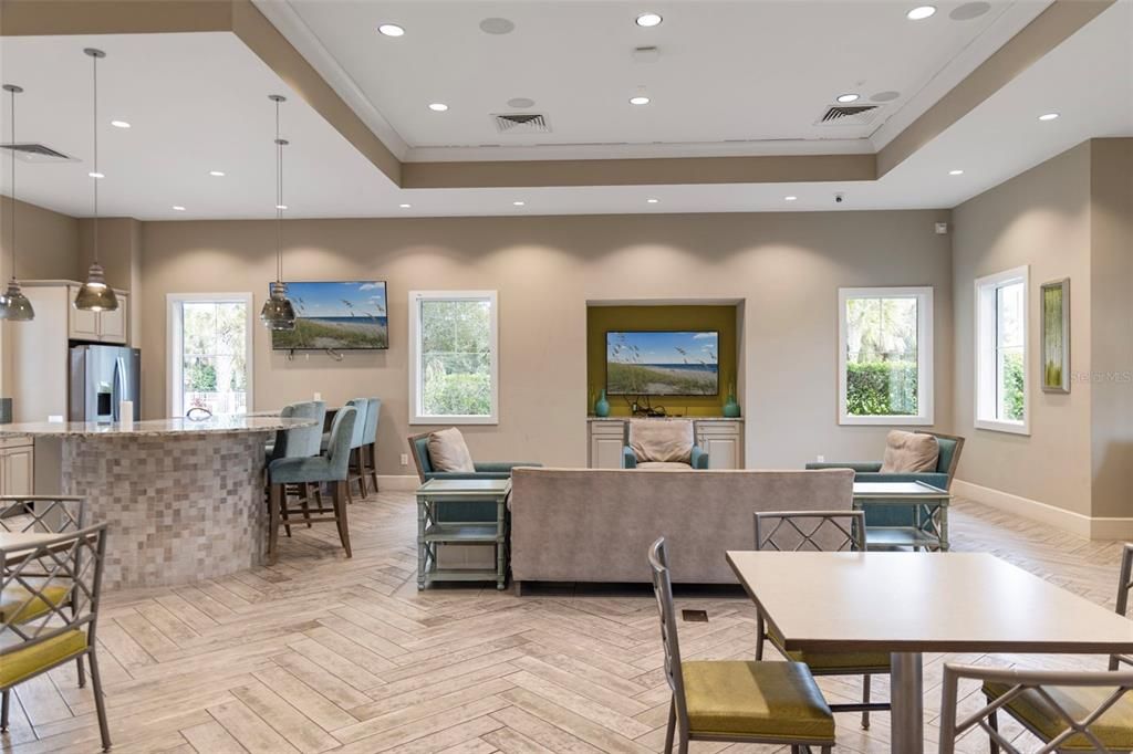 Active With Contract: $950,000 (4 beds, 3 baths, 2464 Square Feet)